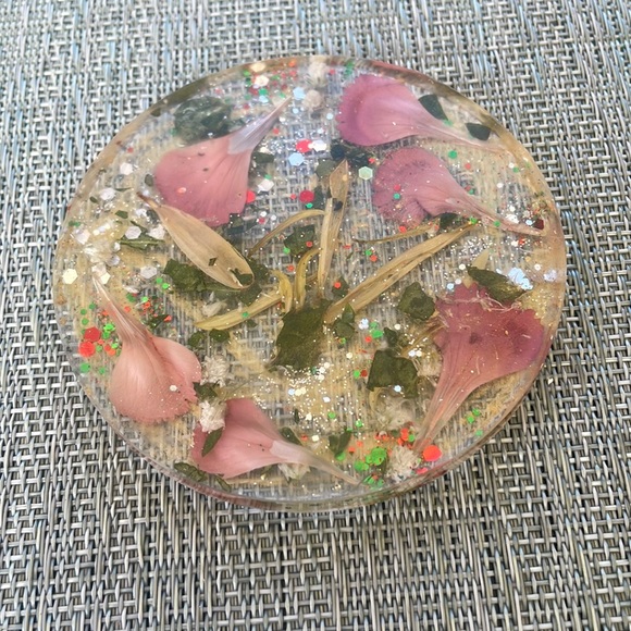 XMAS Handmade Pressed Flower Holiday Coaster Set and Holder - Picture 3 of 16